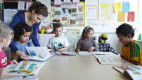 How many days are in the school year? In the U.S, the school year often lasts 160-180 days, depending on specific states.